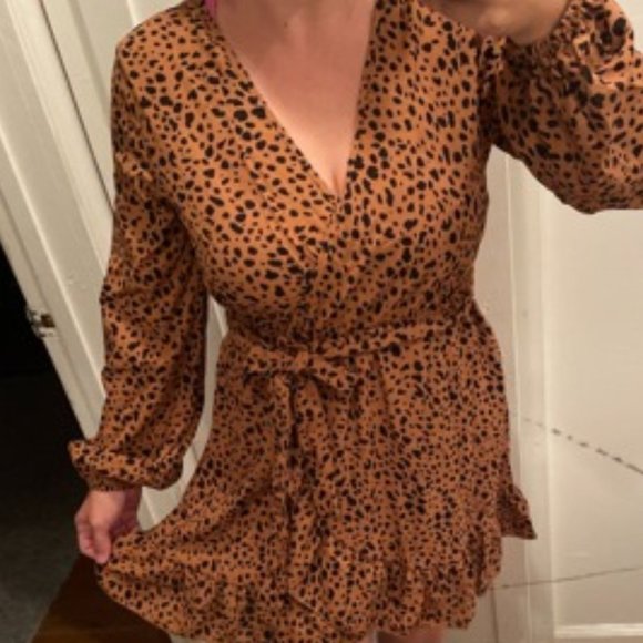 Dalmatian print ruffle hem wrap belted dress - Picture 6 of 7